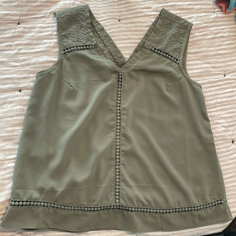 Women’s v neck tank olive color, size medium